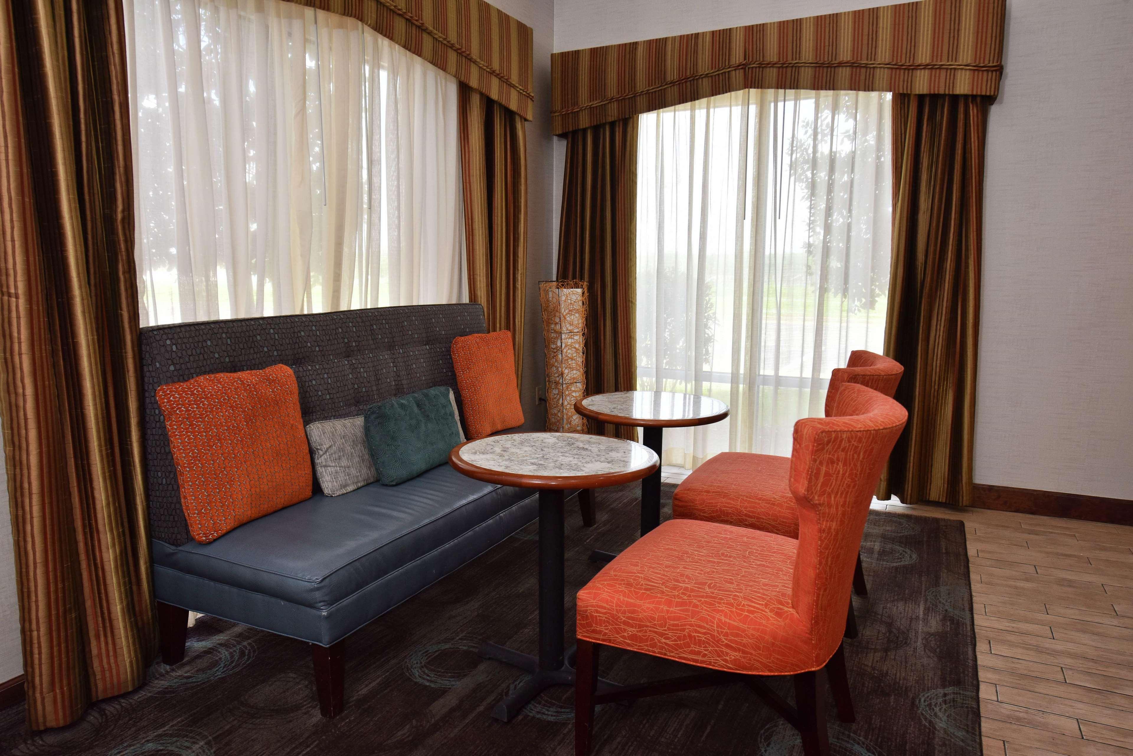Hampton Inn Александер-Сіті Екстер'єр фото